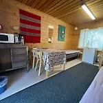 Porotila Toini Sanila Lomakylät Sevettijärvi