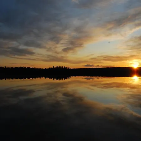 Porotila Toini Sanila منتزه العطل 3*