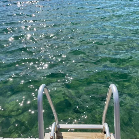 Porotila Toini Sanila منتزه العطل 3*