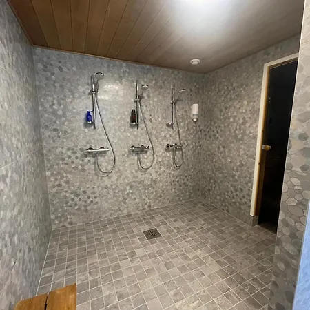 منتزه العطل Porotila Toini Sanila